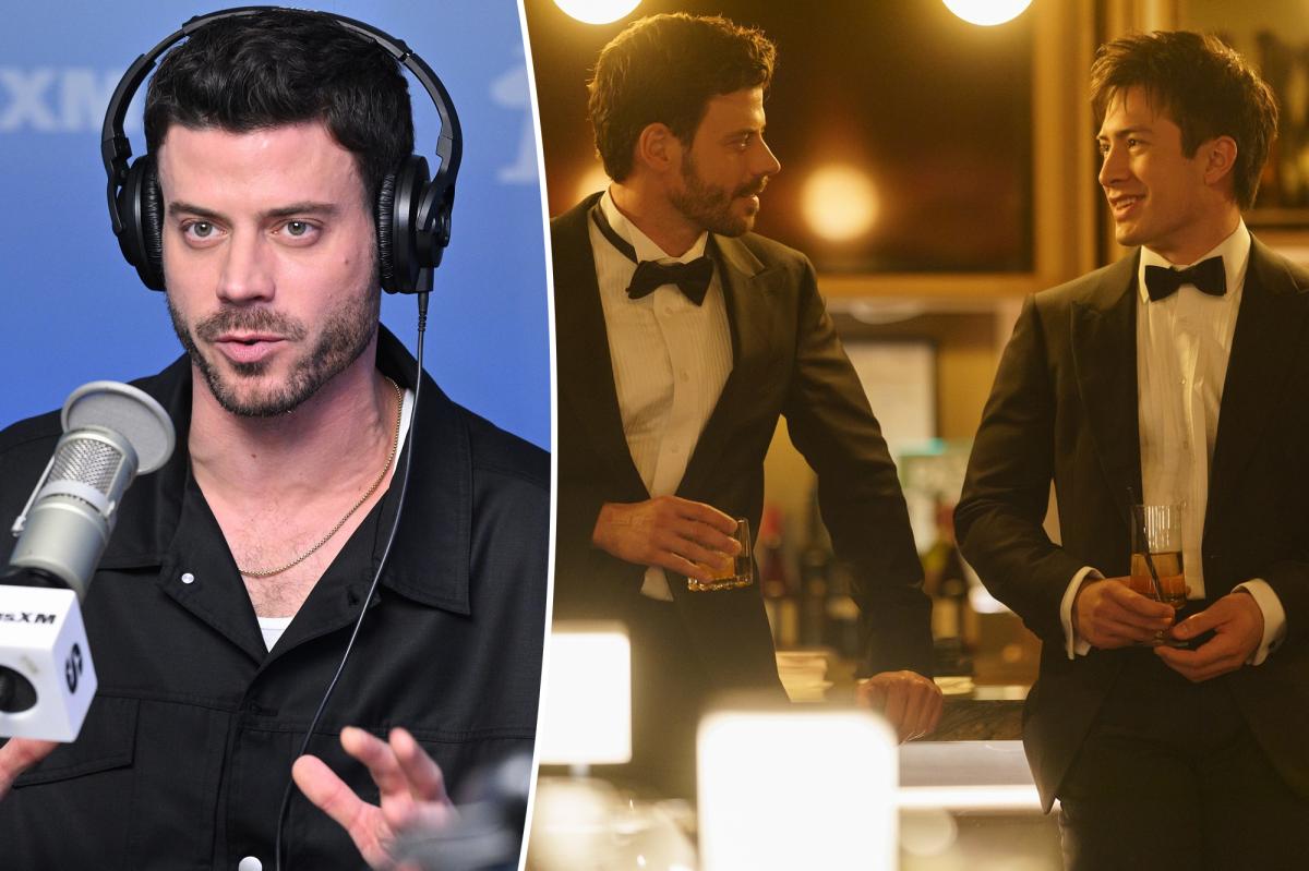 'Heated Rivalry' star François Arnaud unfollows cast on social media