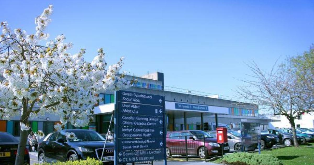 Man experienced 'delay' before death at North Wales hospital