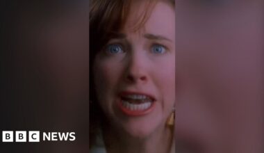 Catherine O'Hara performing in Home Alone