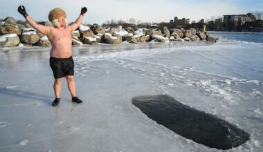 Montreal polar plunge fans want access to beach along St. Lawrence River