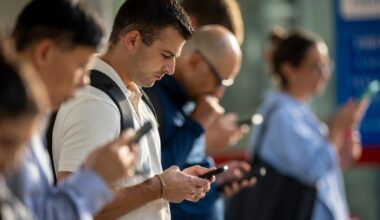 Should AI be your financial advisor in 2026? Experts offer opinions