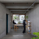 © Chimnon Studio LÁ-SÁCH House / Atelier tho.A - Interior Photography, Wood, Concrete