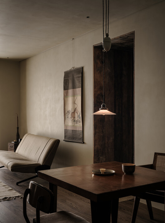 A Young Artist’s Home in Collected Time / Mountain Soil Interior Design - Interior Photography