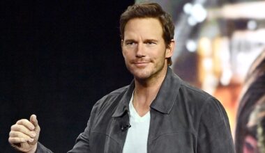 Chris Pratt gets Santa portrait painting from Arnold Schwarzenegger