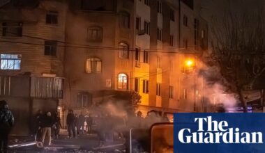 ‘The streets are full of blood’: Iranian protests gather momentum as regime cracks down | Iran