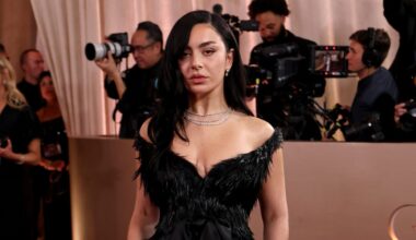 Charli xcx Wears Feather Corset at the 2026 Golden Globes