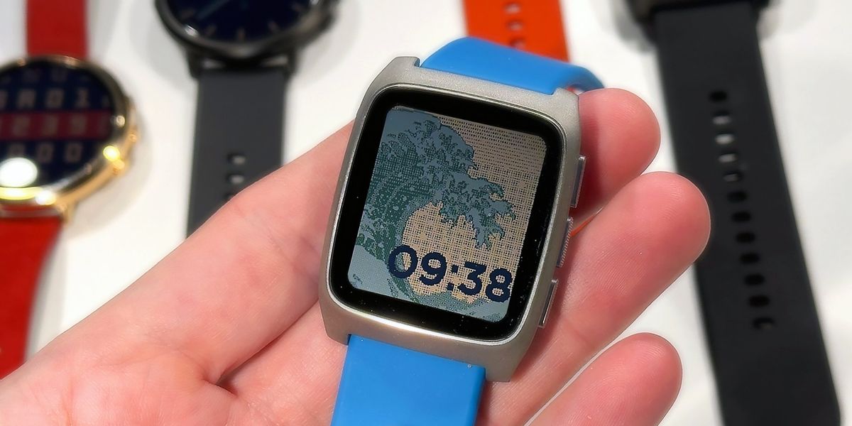 Pebble Watch Returns to CES With Open Source Twist