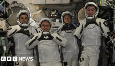 Nasa astronauts begin 'bittersweet' medical evacuation from space station