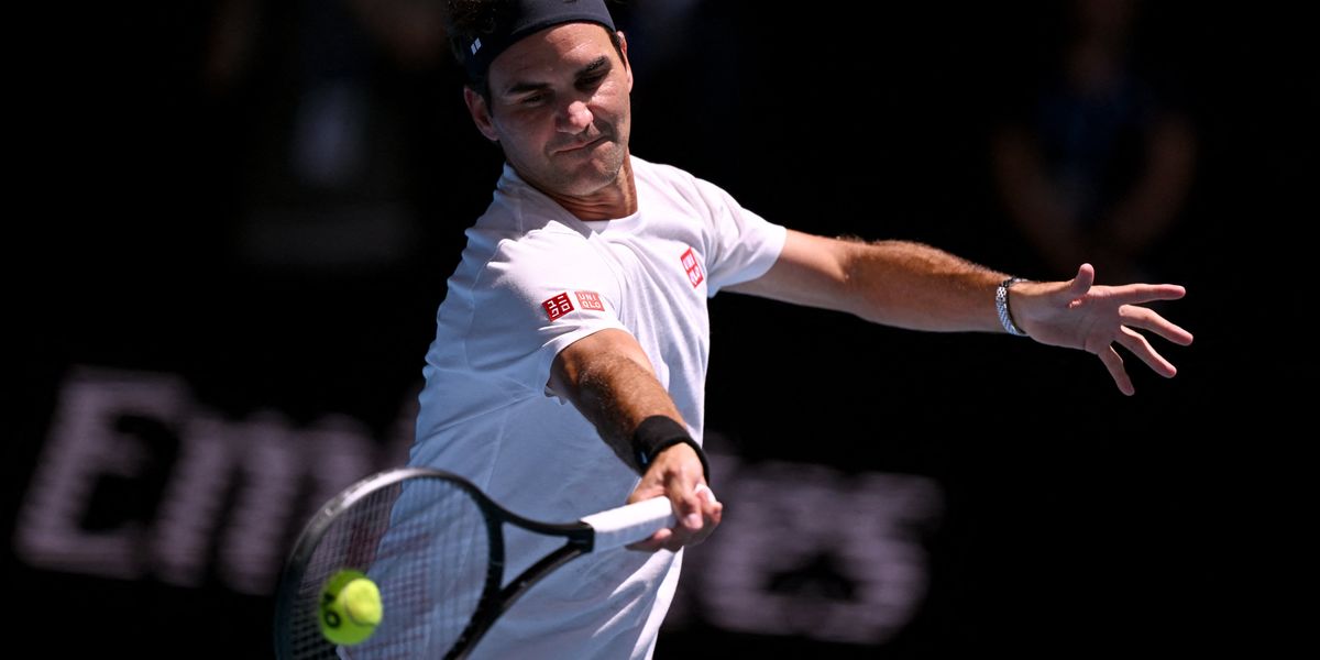 Roger Federer wows Australian Open fans with stunning shot as he returns after six-year absence