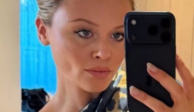 Emily continued to show off her weight loss while on holiday