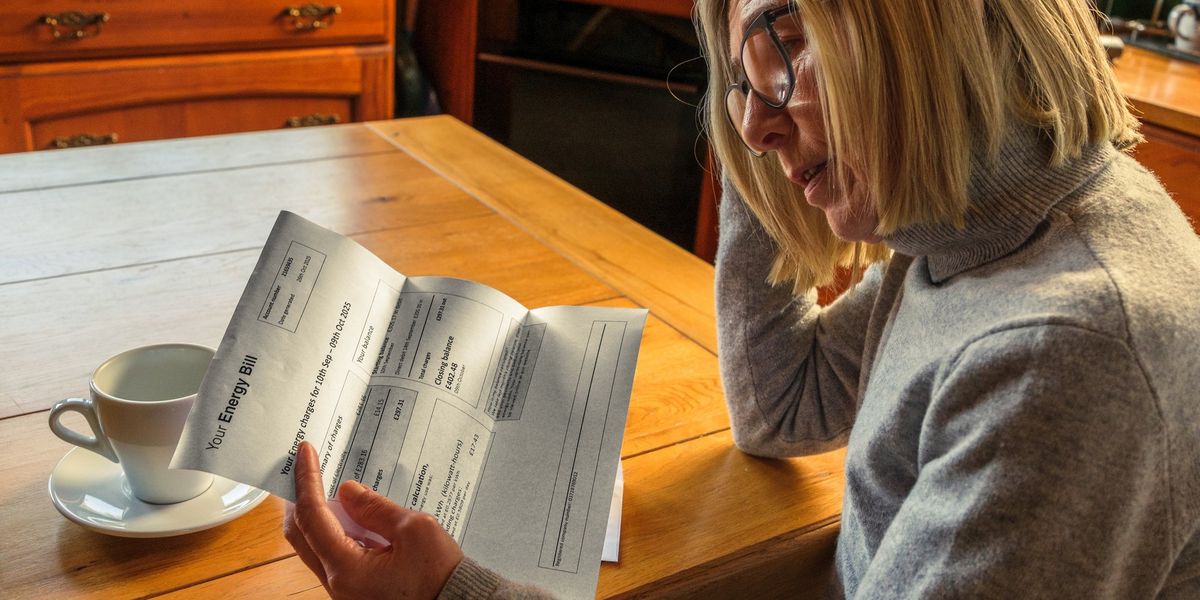 UK gas prices surge 40 per cent as fears over household energy bills rise