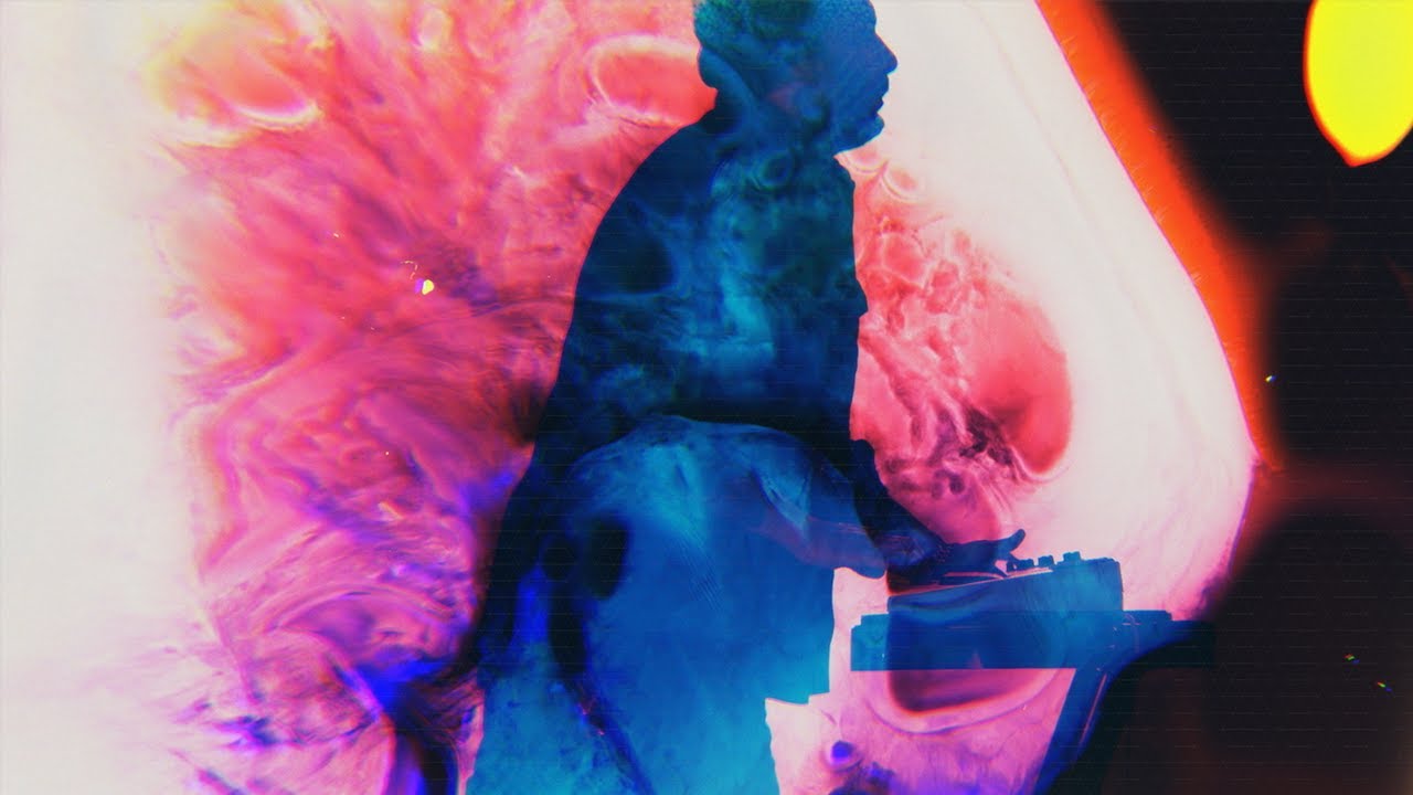 Deftones - Prayers/Triangles (Official Music Video) - YouTube