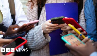 UK to consult on social media ban for under 16s