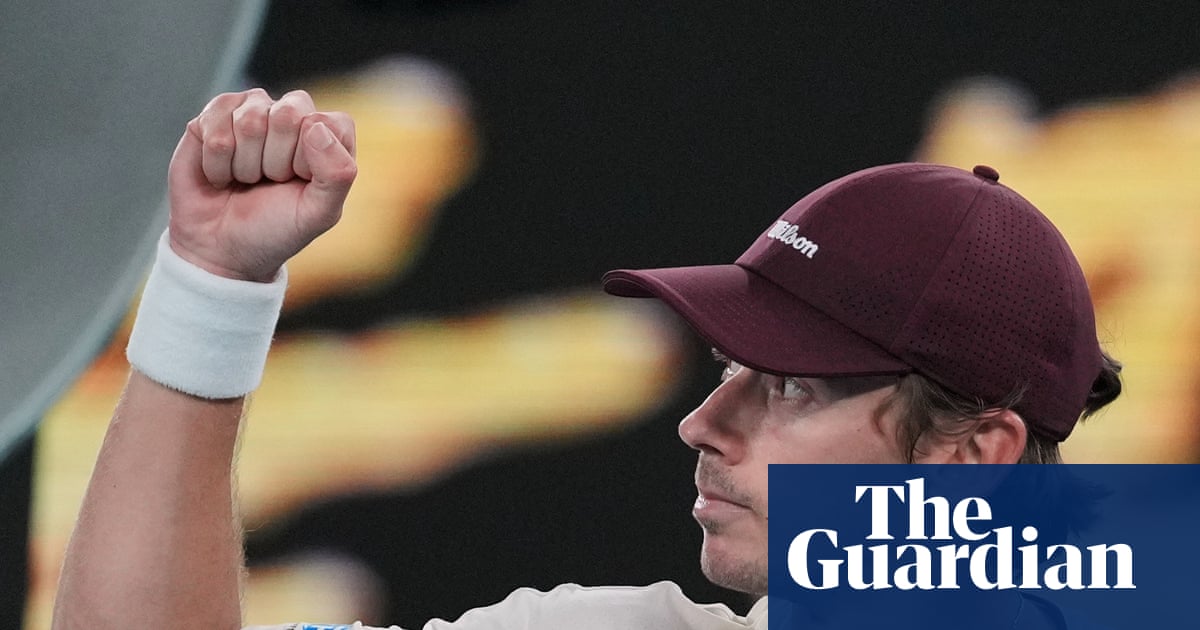 De Minaur weathers storm to outlast Medjedovic and reach third round | Australian Open
