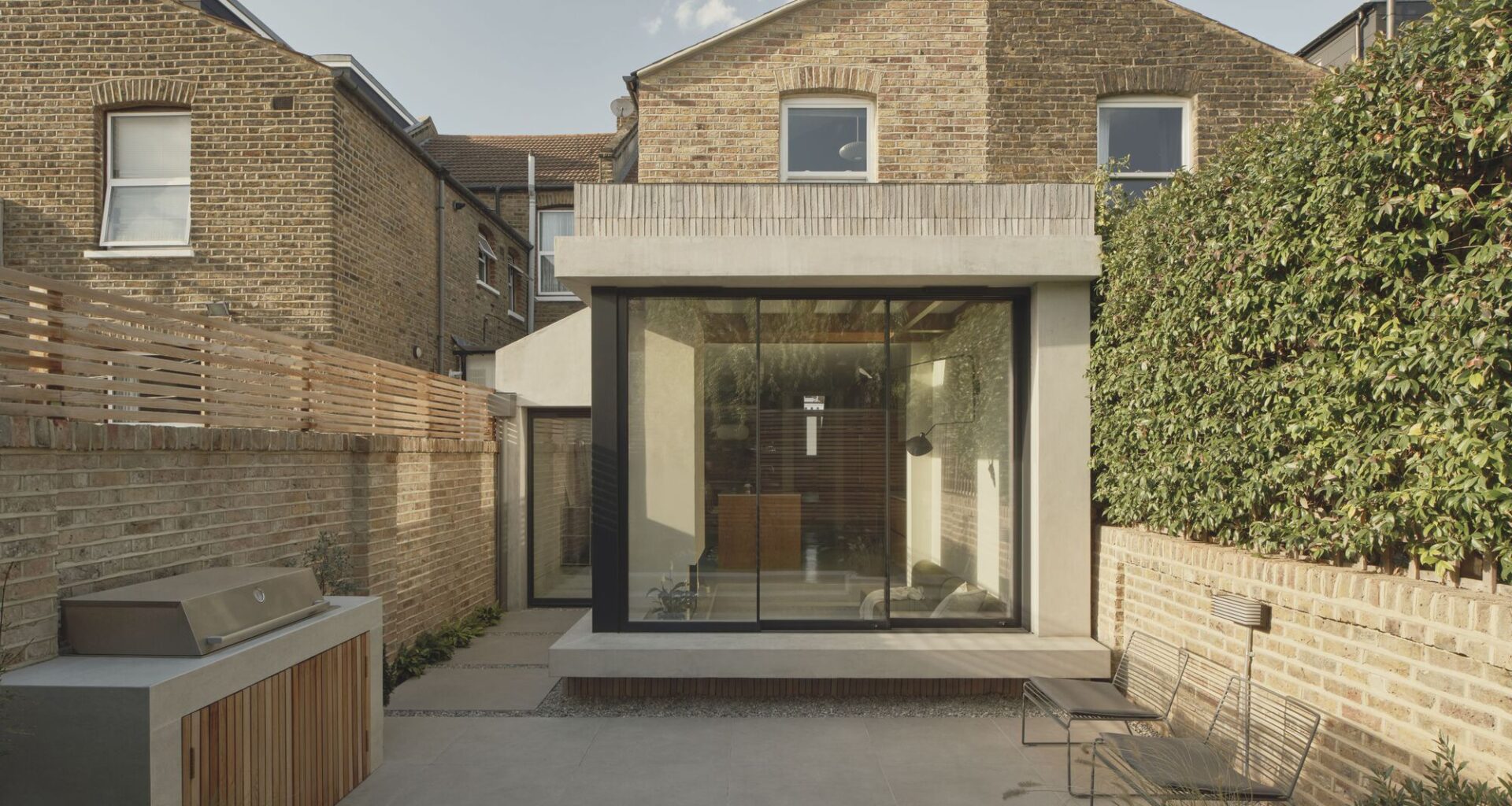 Loggia House / House of Em