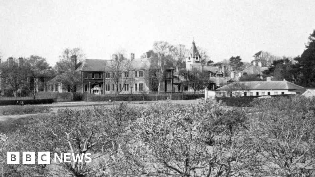 A mental health hospital's 200 years of care in Oxford
