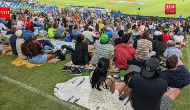 From prego rolls to singalongs: An SA20 matchday experience told from the grass embankments | Cricket News