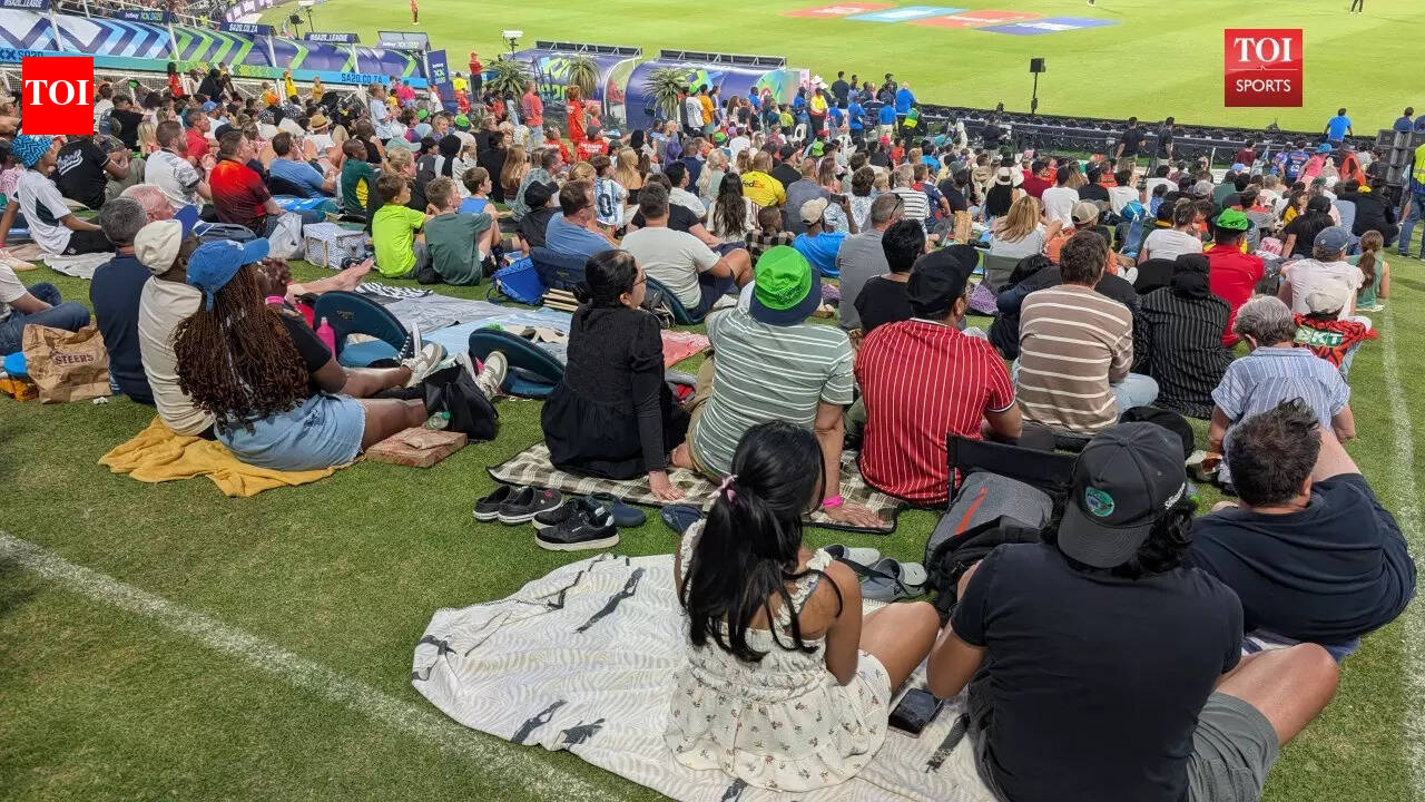 From prego rolls to singalongs: An SA20 matchday experience told from the grass embankments | Cricket News