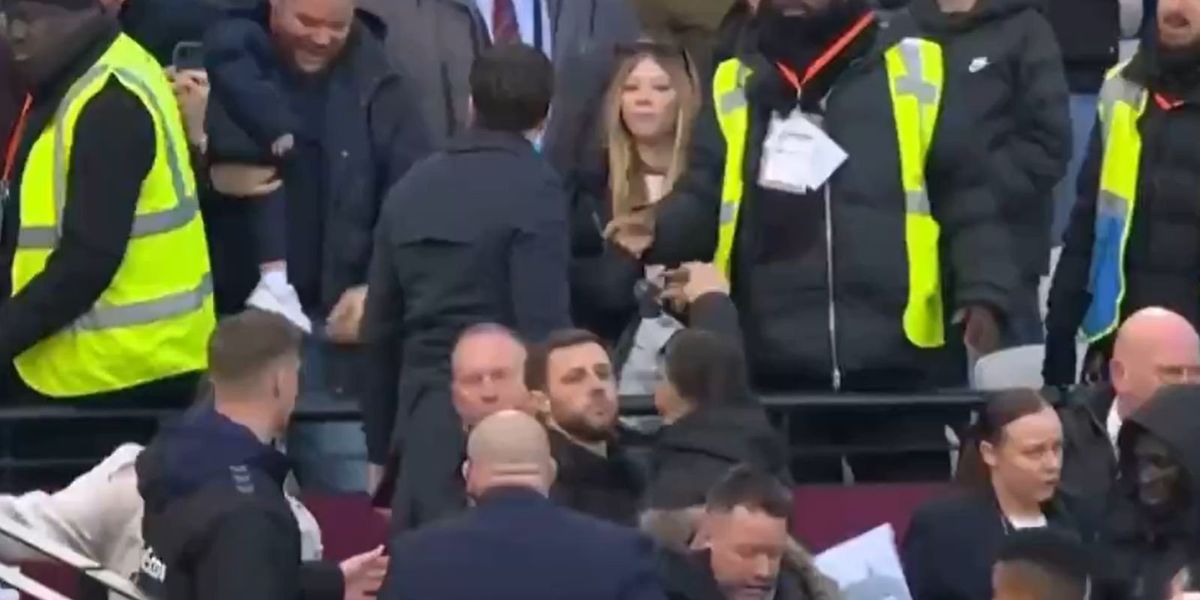 Sunderland boss breaks silence after midfielder's explosive row with West Ham fans in crowd