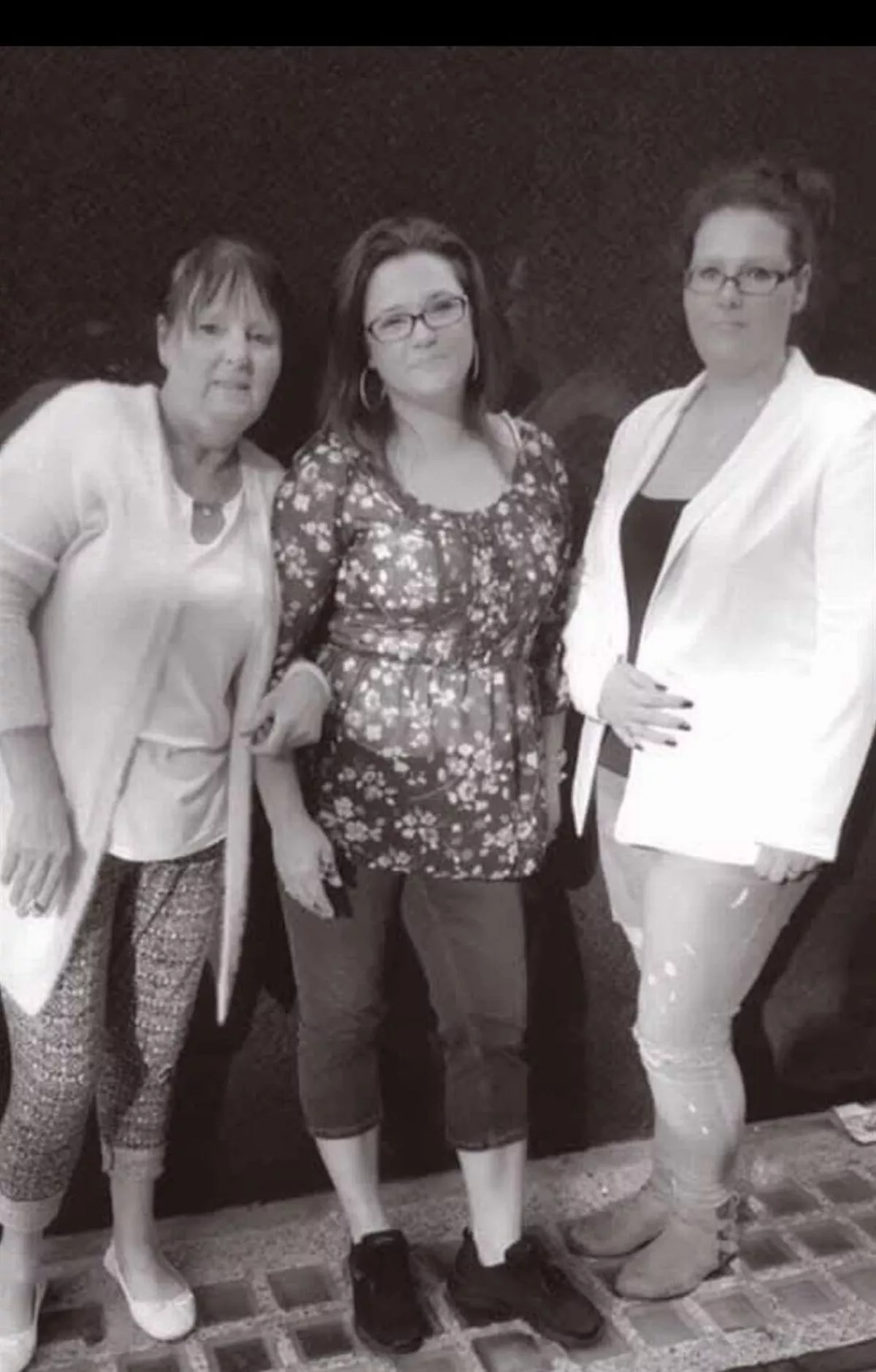 Linda passed away from lung cancer and her daughters are trying to afford her funeral costs