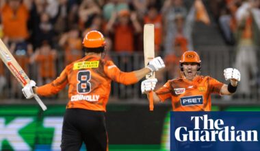 Perth Scorchers ease to sixth BBL title after skittling Sydney Sixers for 132 in final | Big Bash League
