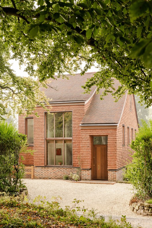 Clay Rise Home / Templeton Ford - Exterior Photography, Brick, Door, Garden