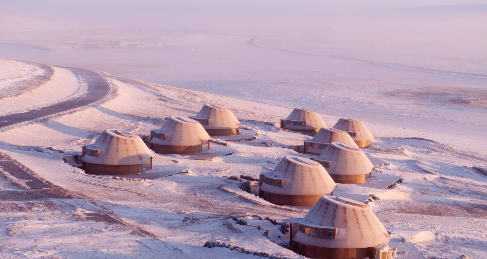 Volcano-In Hotel of Arrivals / PLAT ASIA