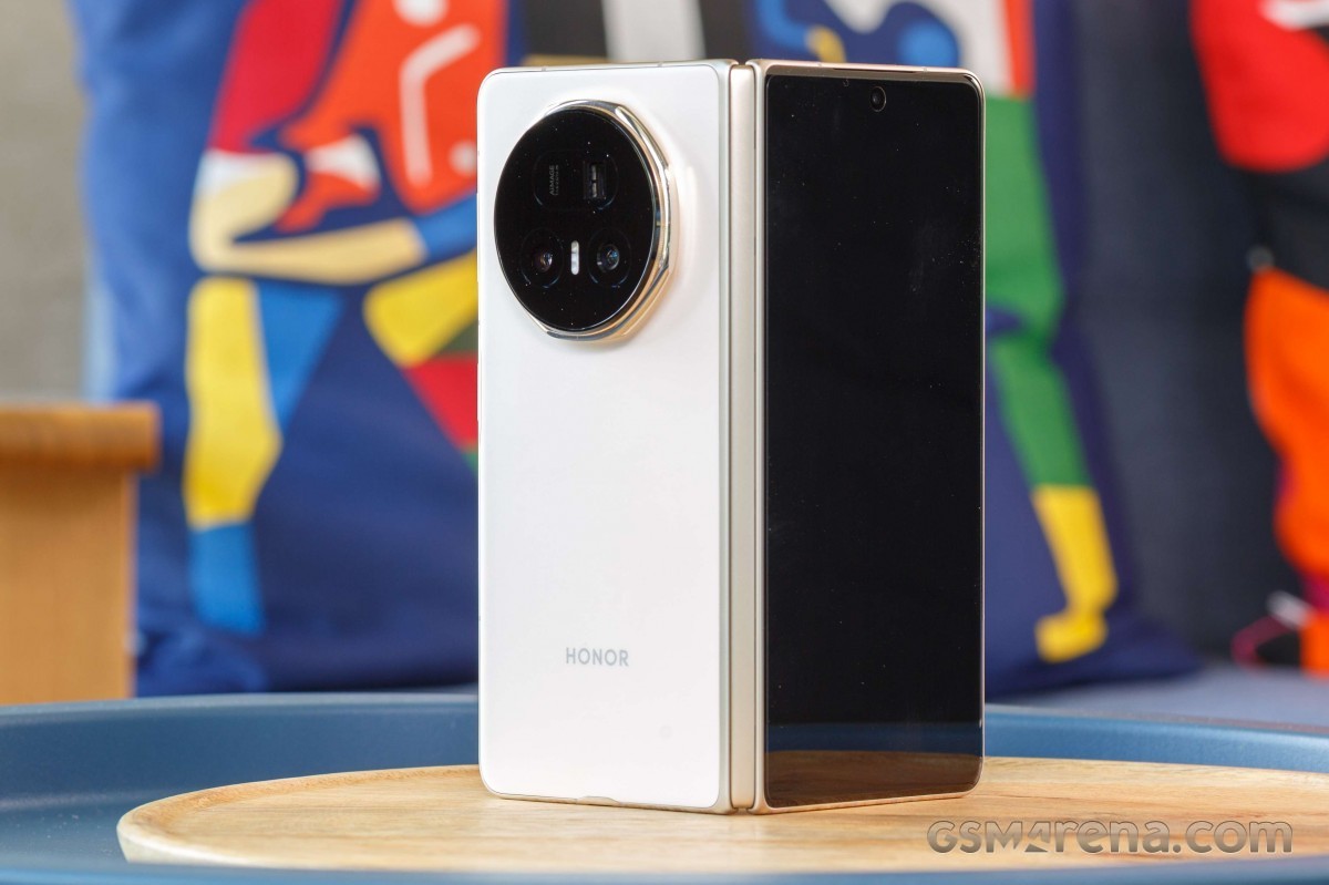 Honor is also working on a wide foldable to compete with Samsung and Apple