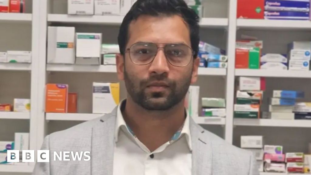 Aspirin prices 'rise 1,000%' amid supply shortage - BBC