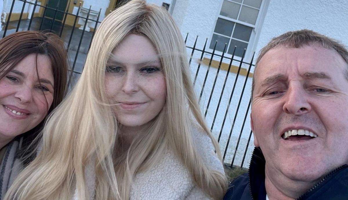 Isla Sneddon and parents Mark and Michelle