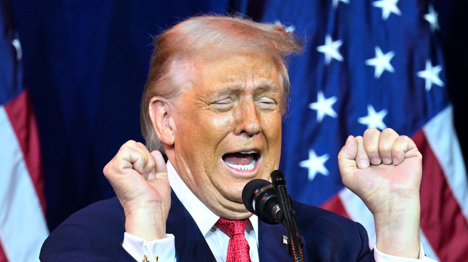 Worse Than ‘2008 Financial Crisis’—Gold Surge Triggers Serious U.S. Dollar Warning As Bitcoin Price Suddenly Drops