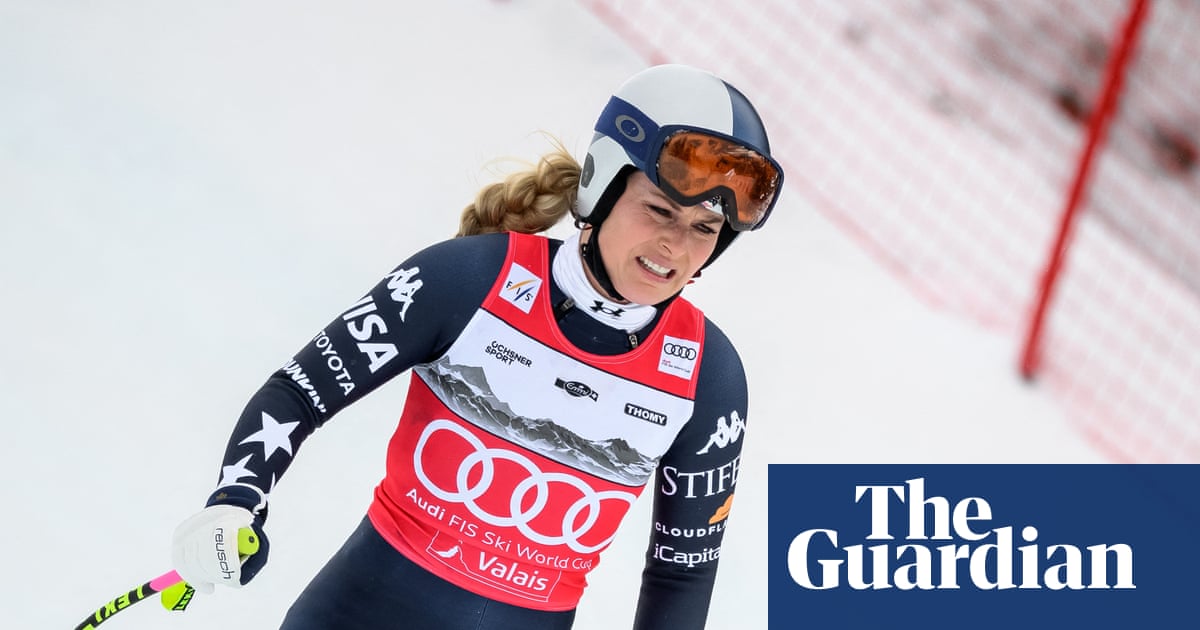 Lindsey Vonn airlifted from course after crash in final downhill before Olympics | Lindsey Vonn