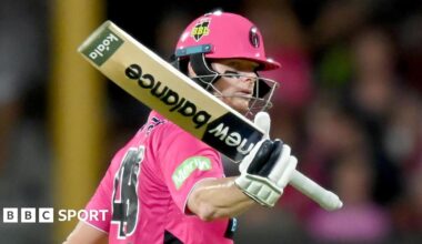 Steve Smith batting for Sydney Sixers in Big Bash League