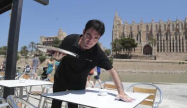 Spain's jobless rate falls to record low, government gives green light to plan to "legalise" 500,000 migrant workers