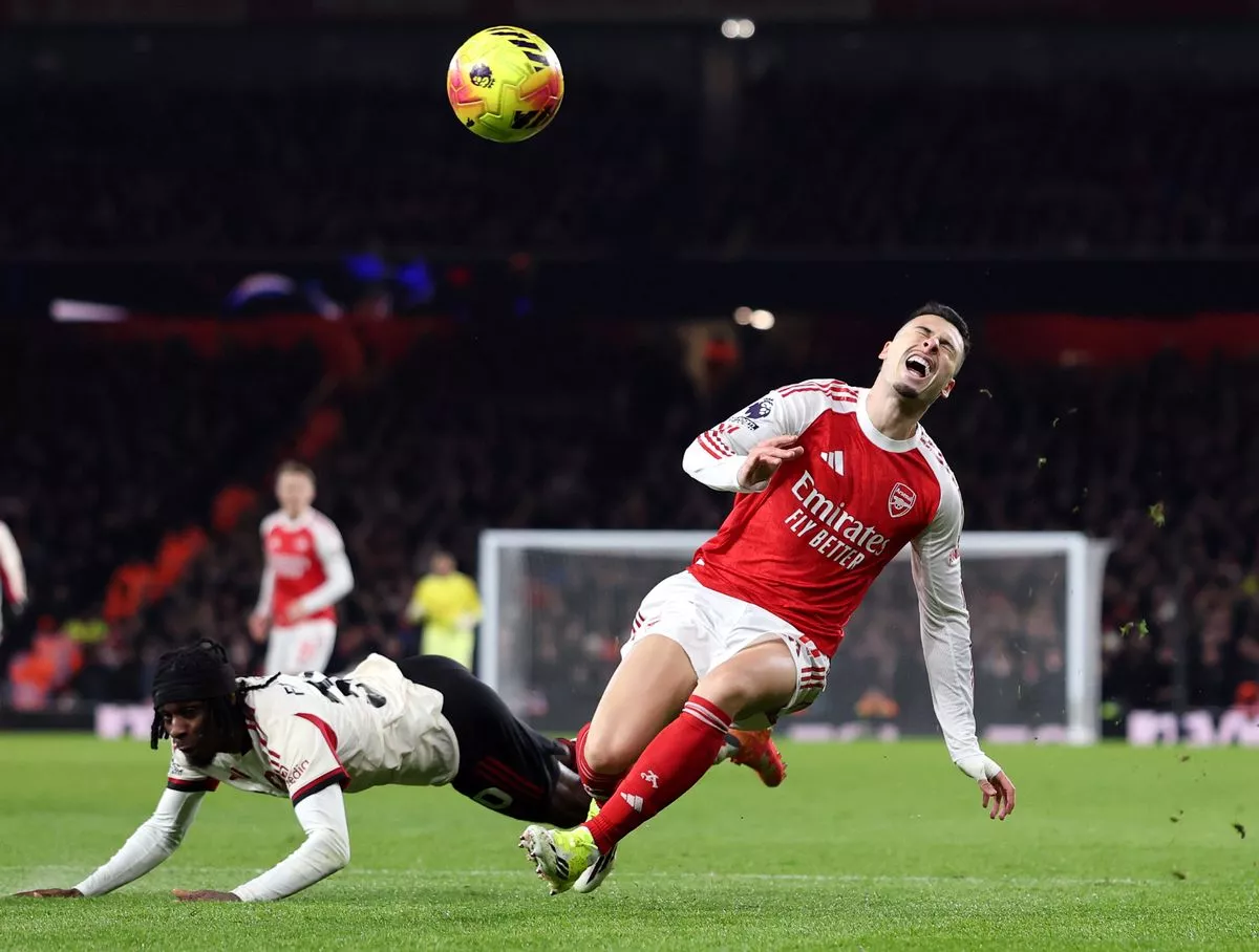 Gabriel Martinelli goes to ground