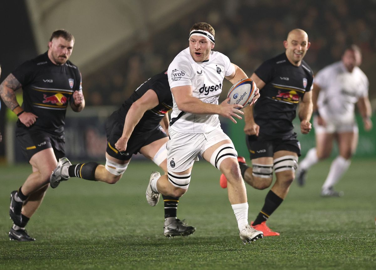 NEWCASTLE UPON TYNE, ENGLAND - DECEMBER 21: Bath player Sam Underhill makes a break during the Gallagher PREM match between Newcastle Red Bulls and Bath Rugby at Kingston Park Stadium on December 21, 2025 in Newcastle upon Tyne, England. (Photo by Stu Forster/Getty Images)