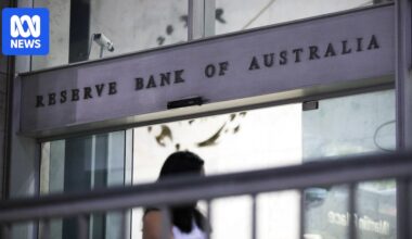 Markets live updates: ASX falls on disappointing inflation data, dollar drops below 70 cents to USD