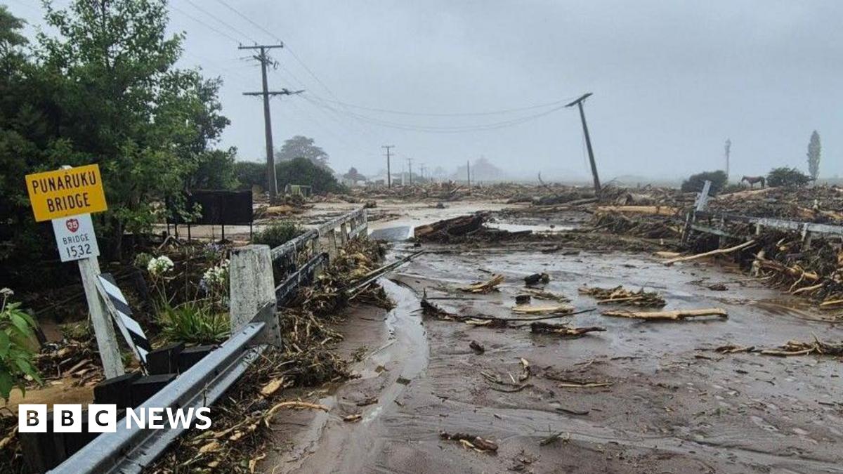 Rescuers try to reach people missing in landslides as rains wreak havoc in New Zealand - BBC