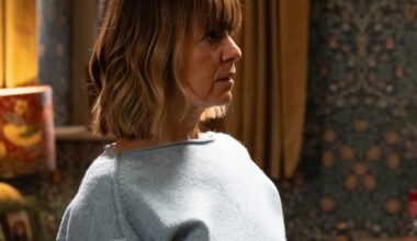 Emmerdale confirms who Rhona Goskirk's mystery contact is