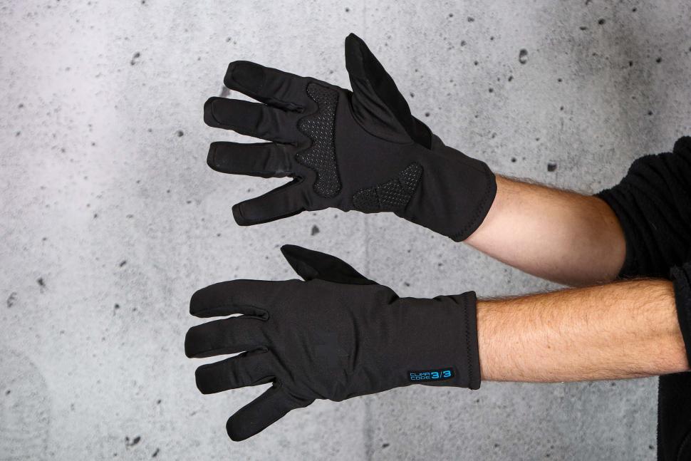 2025 Assos Winter gloves P1.jpg