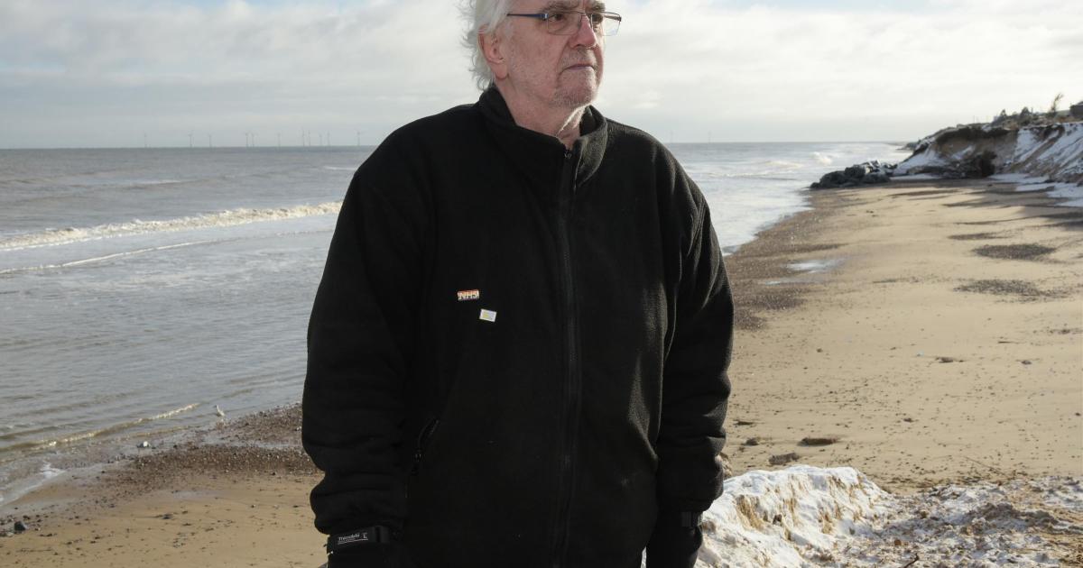 Home on Hemsby cliff edge to be demolished as erosion hits