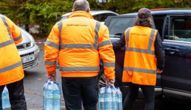East Grinstead water shortage causes traffic 'bedlam'