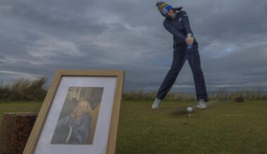 Professional golfer Tara Carrick speaks out after mum's death from MND