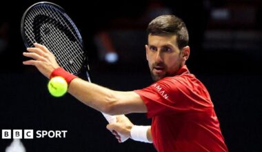 Manchester United head coach Ruben Amorim in a dark winter coat on the touchline before the 1-1 draw with Leeds