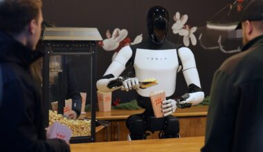 Elon Musk unveils $20bn Tesla investment in AI and robots