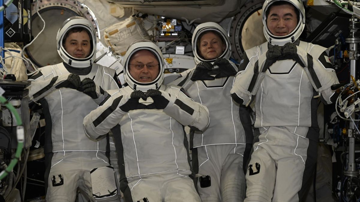 Inside Nasa’s first medical evacuation from space