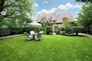 Outside features a large gated car parking area and well-landscaped and meticulously maintained gardens. Photo: Zoopla/Lee Cooke