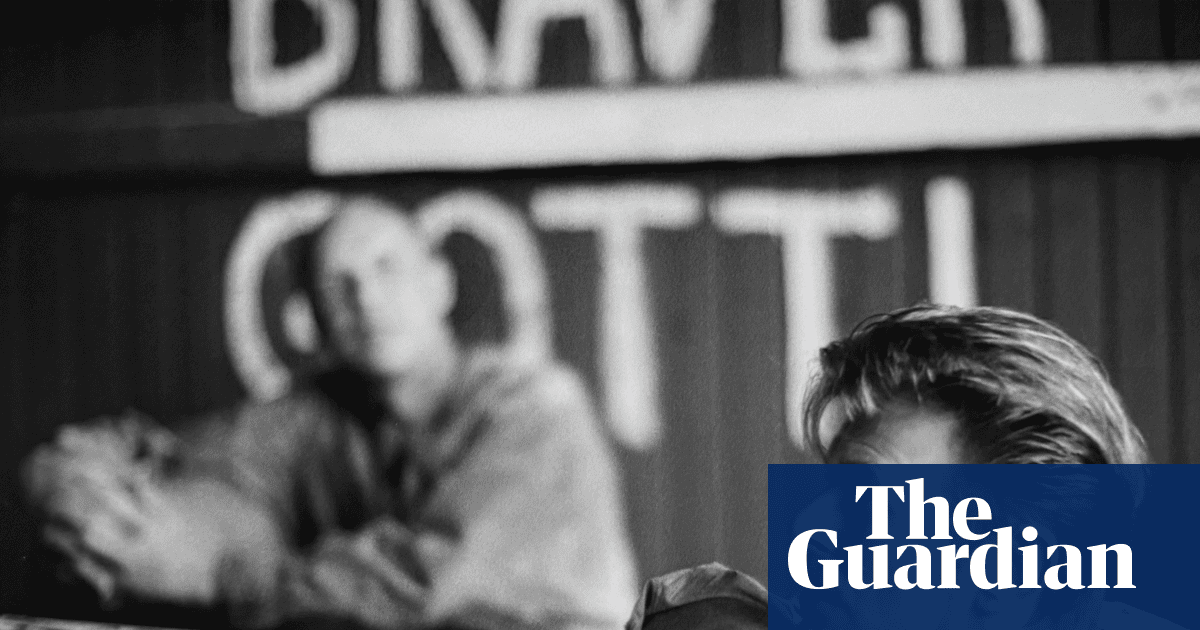 A Day with David Bowie: how a visit to a psychiatric clinic changed him – and his music | David Bowie