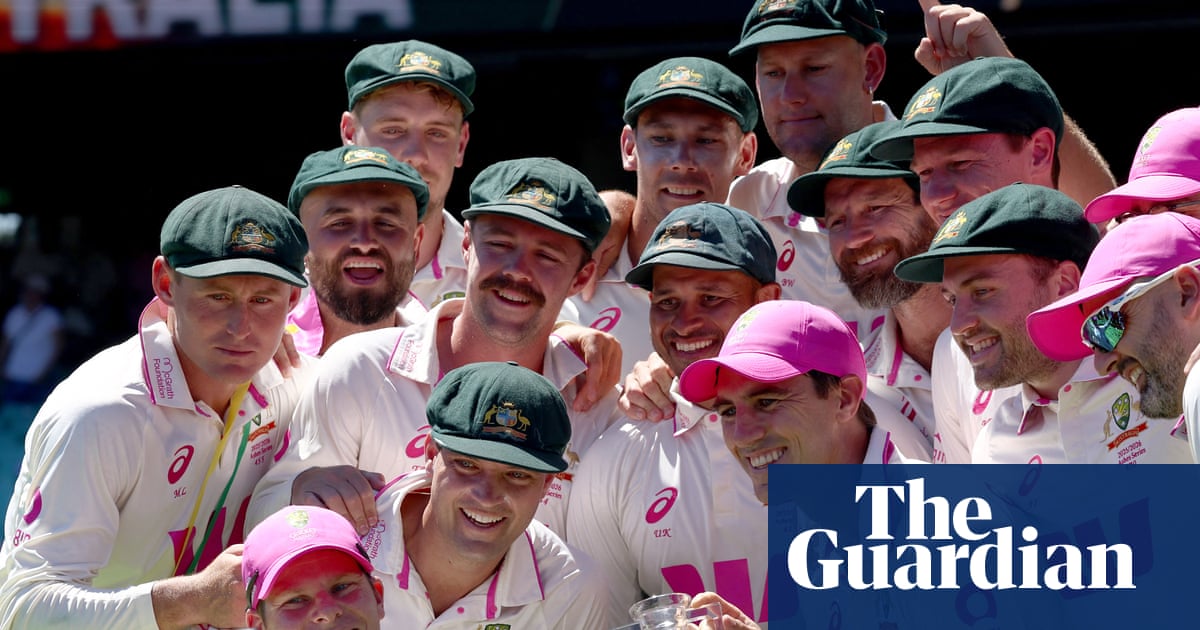 Australia hold on to win fifth Ashes Test and leave England rueing missed chances | Ashes 2025-26