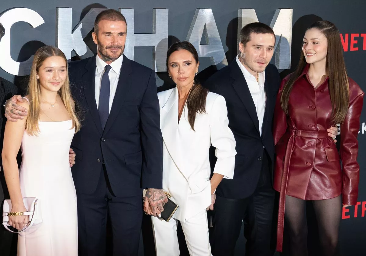 LONDON, ENGLAND - OCTOBER 03: (L-R)Harper Beckham, David Beckham, Victoria Beckham, Brooklyn Beckham and Nicola Peltz attend the Netflix 'Beckham' UK Premiere at The Curzon Mayfair on October 03, 2023 in London, England.  (Photo by Samir Hussein/WireImage)